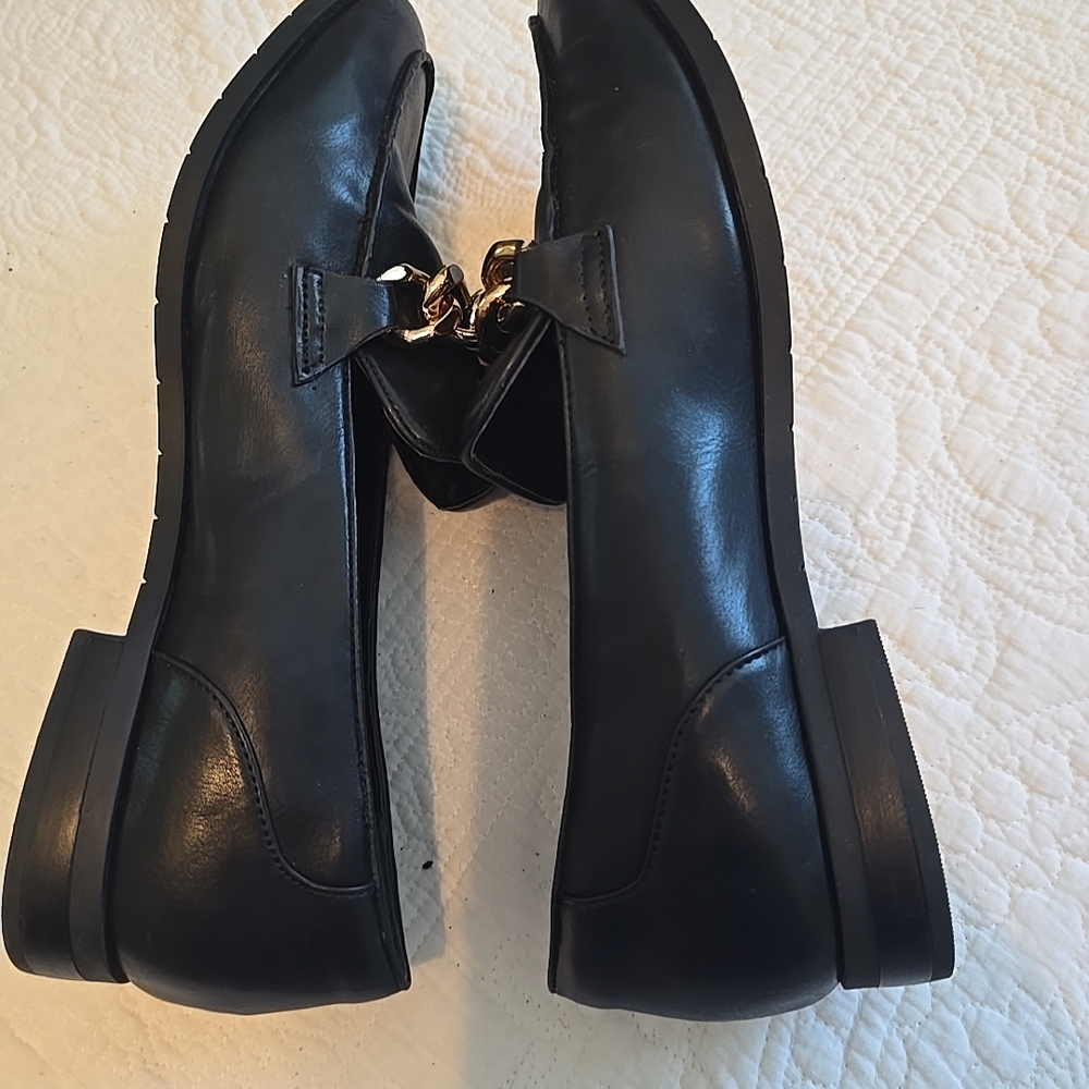 Michael Shannon Black Loafers with Gold Chain - Picture 5 of 12
